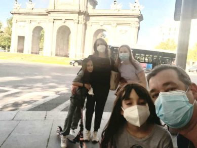 Familia-y-Phoebe-1